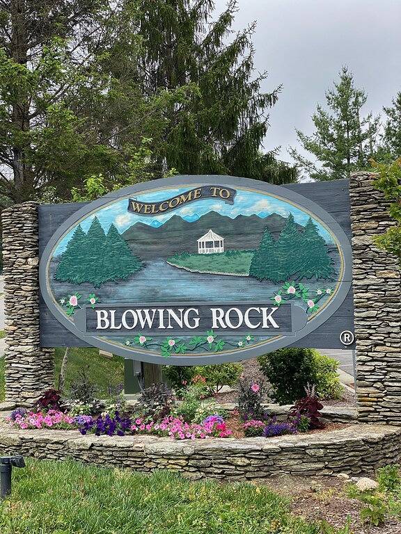Ganze Wohnung, Sweet Stopover-5 star-Dt Blowing Rock -walk to everything/3rd floor/balcony! in Blue Ridge Parkway, Blowing Rock