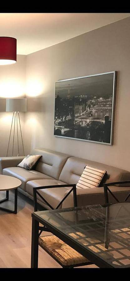 Gîte pour 4 personnes, avec jacuzzi ainsi que piscine et jardin, adapté aux familles à Bagneux - 3