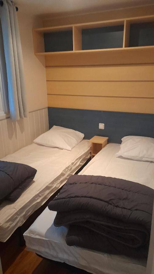 Location de vacances pour 6 personnes, avec vue et terrasse ainsi que vue sur le lac et piscine à La Boissière-de-Montaigu - 4