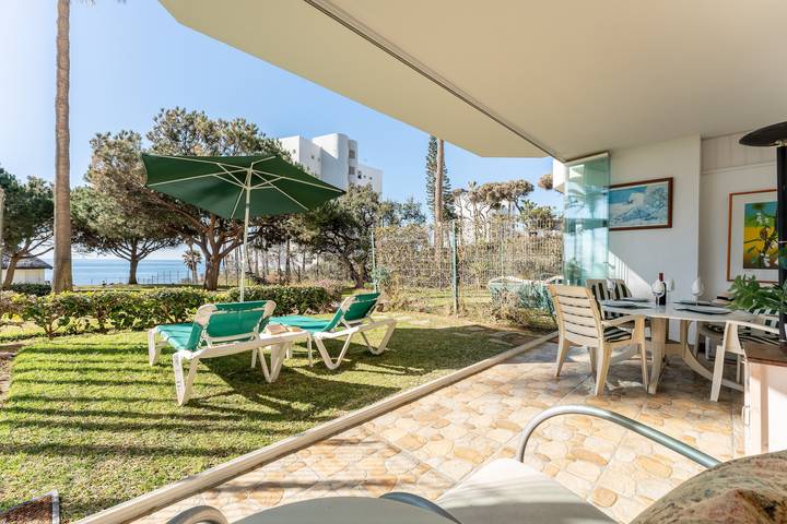 Ganze Wohnung, Ferienwohnung "Mi Capricho Beachfront Apt" mit Wlan und Gemeinschaftspool in Urbanizacion Calahonda, Mijas