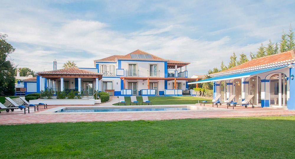 Vakantiehuis voor 10 Personen in Olhos de Água, Faro District