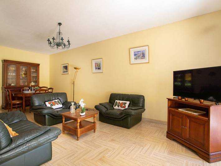 Gîte pour 6 personnes, avec bassin pour enfant ainsi que jardin et terrasse, animaux acceptés dans Port Marina Baie des Anges - 3