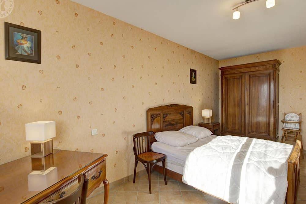 Gîte rural avec jardin et jeux pour enfants in Saint-Romain-en-Jarez, Loire
