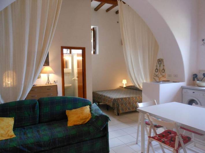 Gîte pour 4 personnes, avec vue et terrasse dans Stromboli - 2