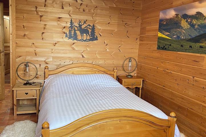 A jewel in a green setting in Murat-le-Quaire, Regionaler Naturpark Volcans d'Auvergne