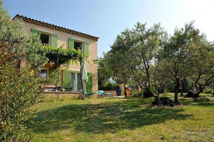 Gîte pour 4 personnes, avec Terrasse et Jardin