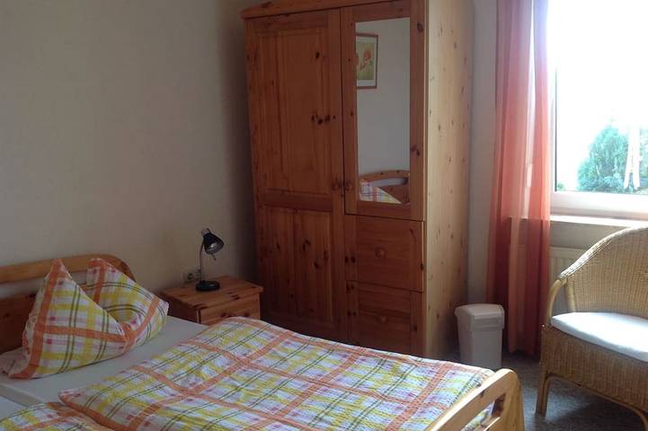 Ferienwohnung für 3 Personen, mit Terrasse und Garten in Minsen - 2