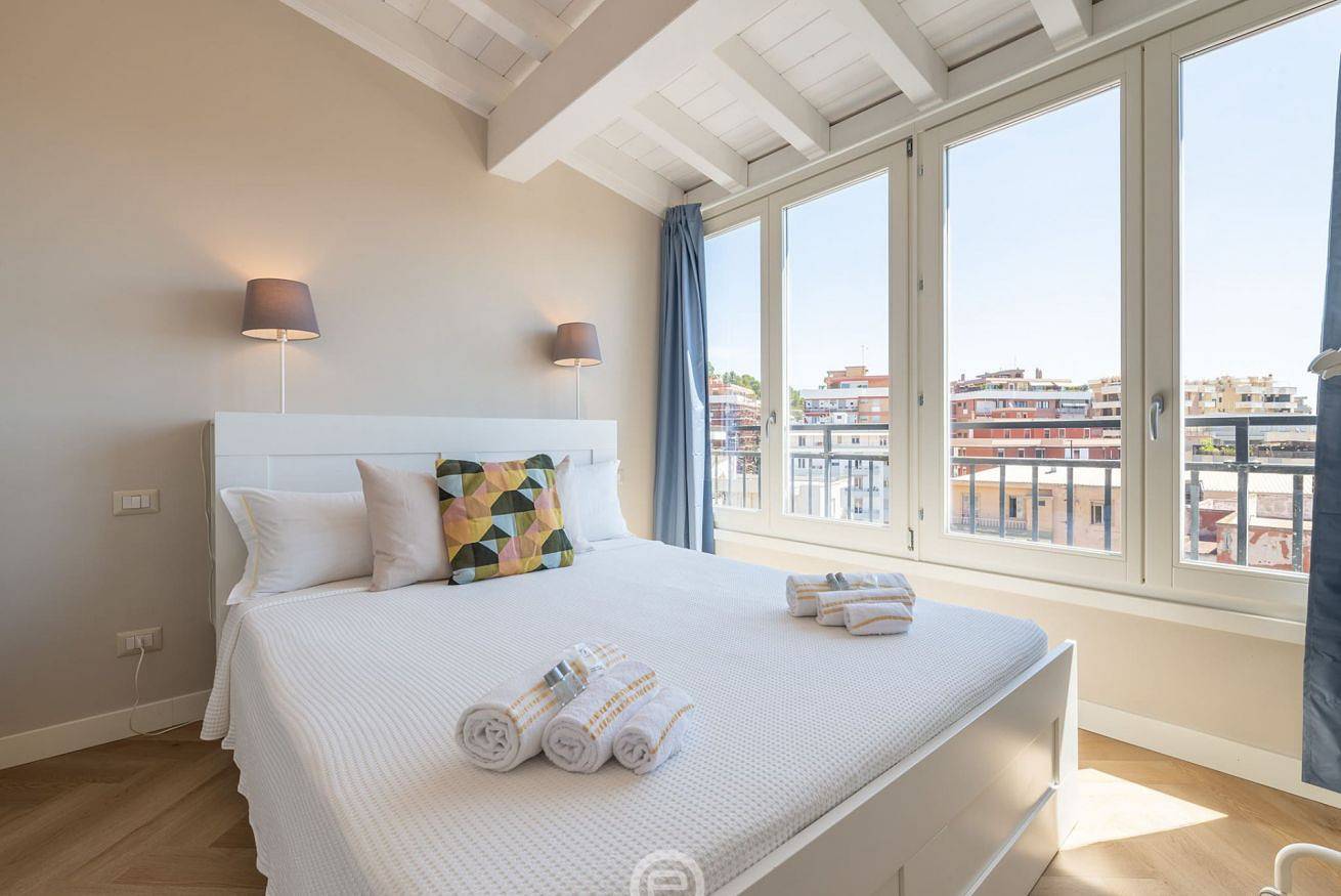 Ganze Wohnung, Ferienwohnung für 2 Personen mit Balkon/Terrasse in Bonaria, Cagliari