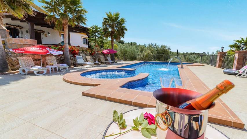 Casa rural para 8 personas, con piscina además de jacuzzi y balcón/terraza en Periana - 4