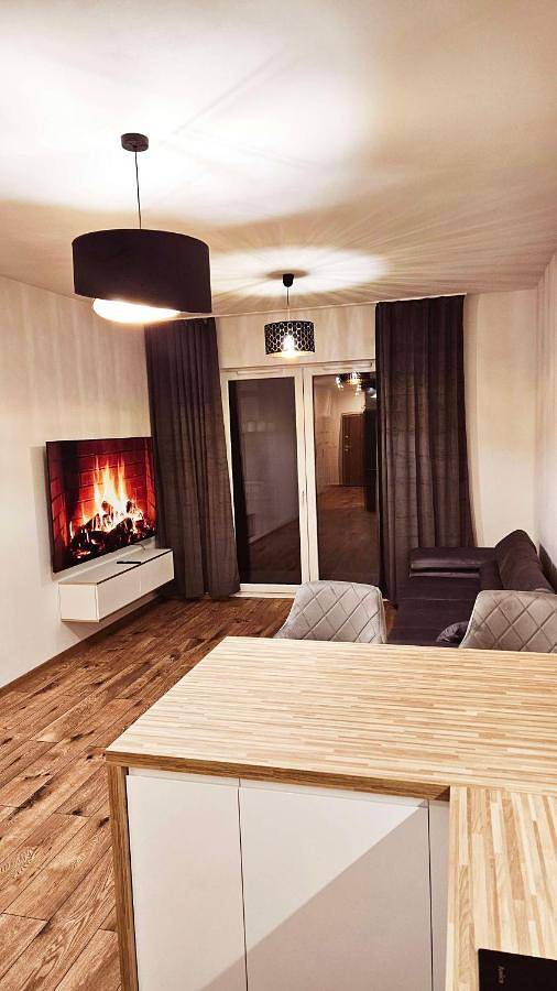 Apartament wakacyjny dla 5 osób, z widok i balkon w Ząbki