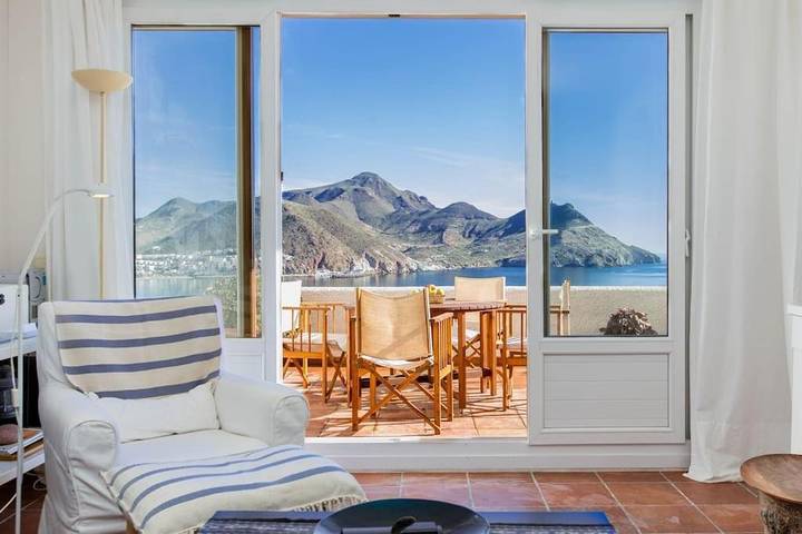 Casa para 5 personas, con piscina además de vistas y jardín en Cabo de Gata