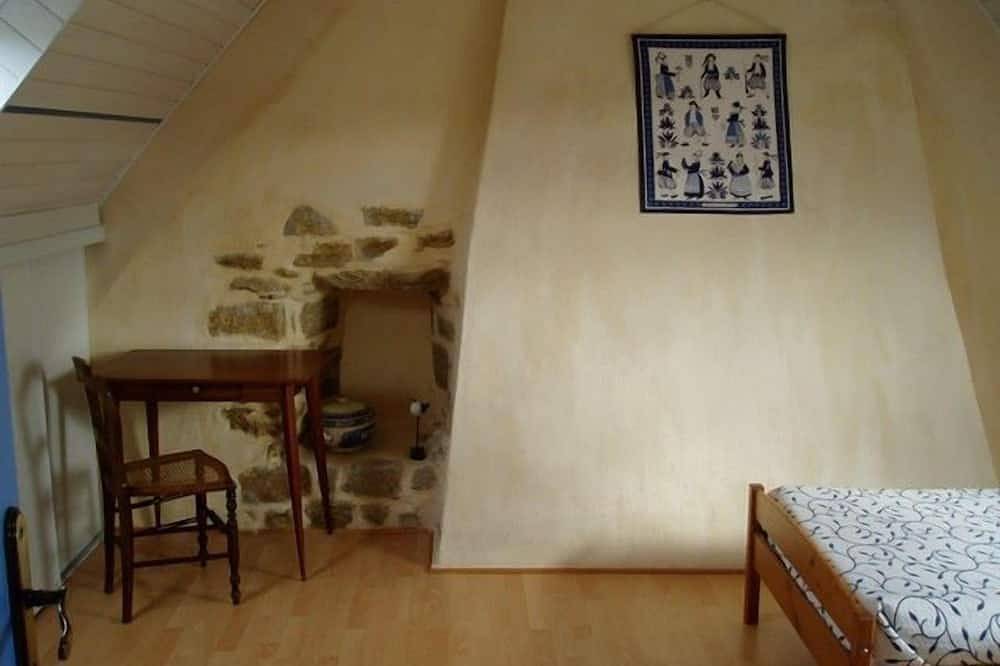 Maison à Tronoën,  proche plage ,la Torche, bonnes prestations in Saint-Jean-Trolimon, Région de Quimper
