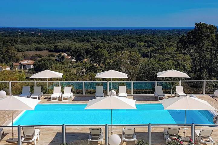 Gîte pour 3 personnes, avec piscine et jacuzzi ainsi que sauna et terrasse à Serra-di-Fiumorbo