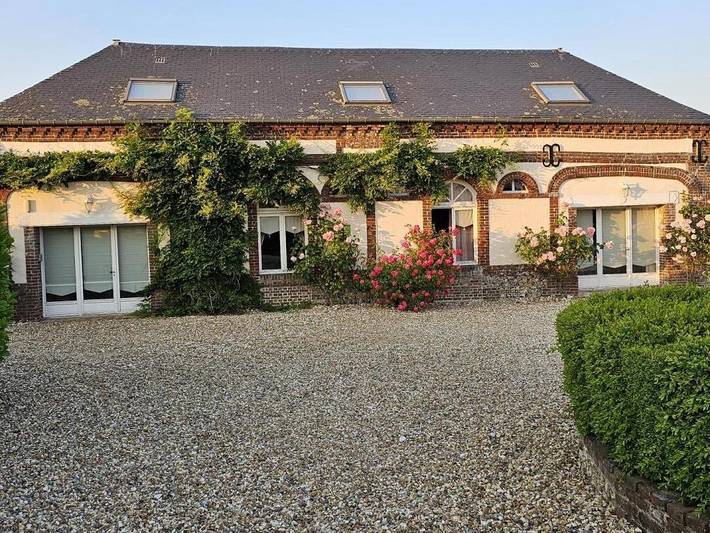 Gîte pour 9 personnes, avec Jacuzzi et Terrasse ainsi que Jardin et Piscine à Ypreville-Biville