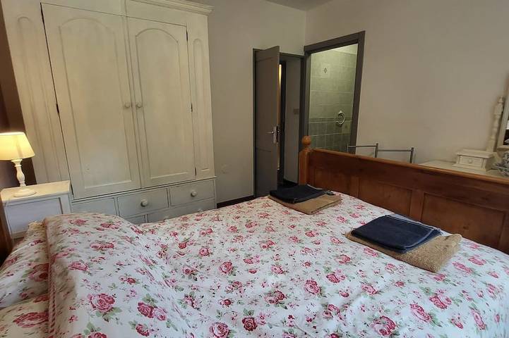 Privater Pool, weite Aussicht, pure Ruhe. 4 Schlafzimmer/4 Badezimmer. WLAN in Camporgiano, Garfagnana