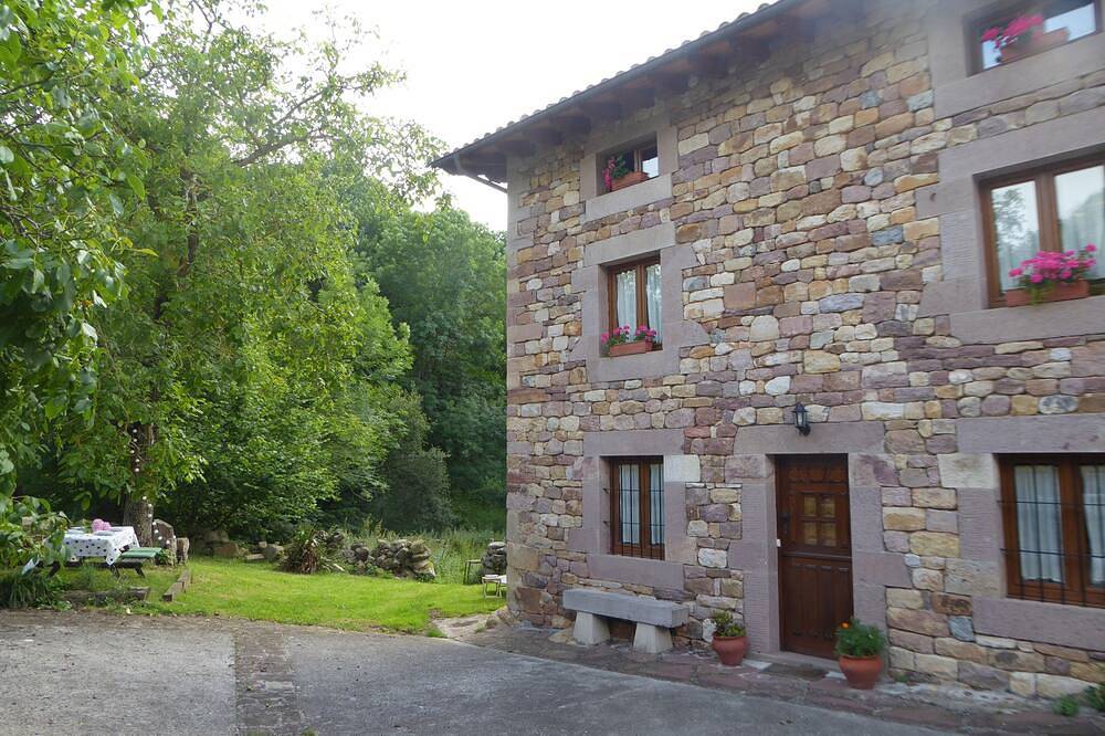 Cicera (alquiler íntegro) - Peñarrubia - Cantabria in Cicera, Peñarrubia 