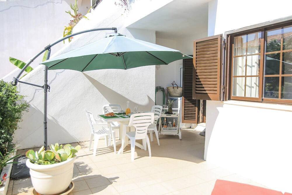 Ganze Wohnung, Schöne Wohnung mit drei Betten im Erdgeschoss Ideal für einen Familienurlaub in Armação de Pêra (costa), Faro Distrikt