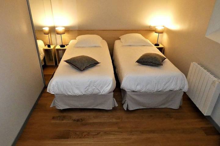 Gîte pour 8 personnes, avec sauna et jacuzzi ainsi que jardin et piscine à Coise-Saint-Jean-Pied-Gauthier - 3