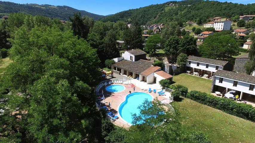 Appartement de vacances pour 4 personnes, avec piscine, animaux acceptés en Auvergne