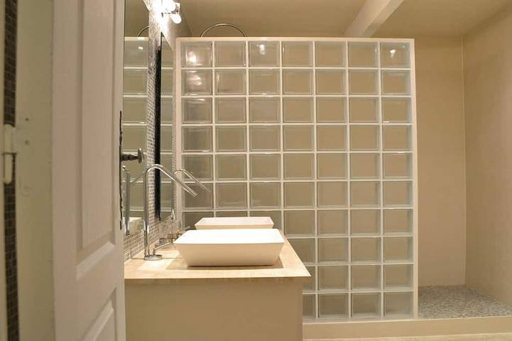 Location de vacances pour 2 personnes, avec sauna et jacuzzi ainsi que piscine et jardin à Saint-Andiol - 2