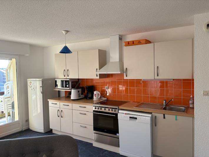 Gîte pour 10 personnes, avec terrasse dans Kerjouanno - 3