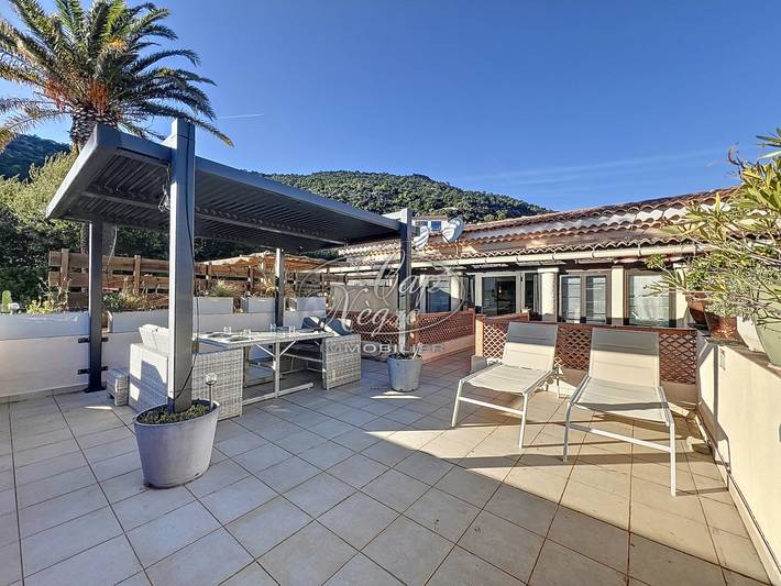 Gîte pour 4 personnes, avec Terrasse dans Pramousquier