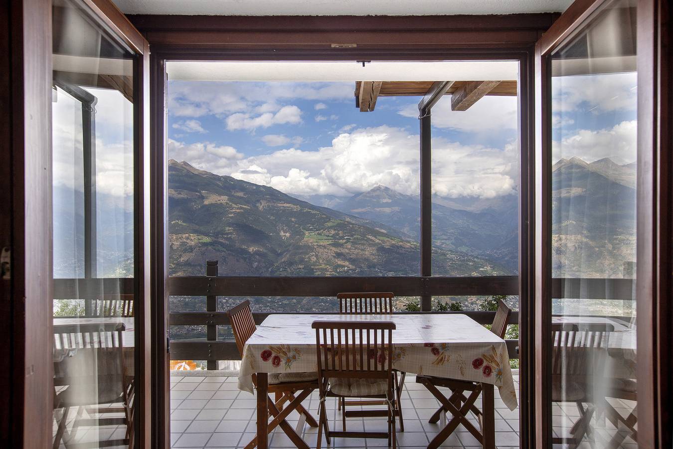 Ganze Wohnung, Apartment 'Sylvie' mit Bergblick, gemeinsamer Terrasse und Wlan in Gerdaz, Comune di Gressan