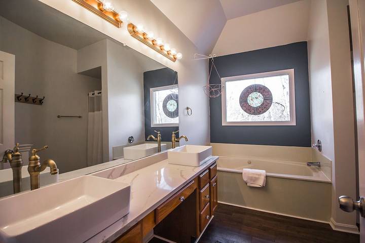 Vacation rental for 10 people, with yard in Lexington