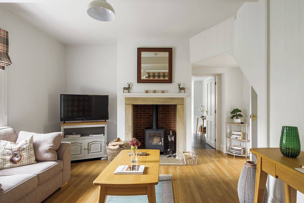 Log Cabin for 4 People in Leeds, West Yorkshire