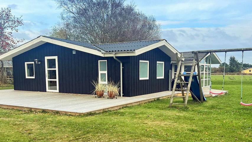 Ferieudlejning for 8 personer, med jacuzzi og terrasse i Lyngså