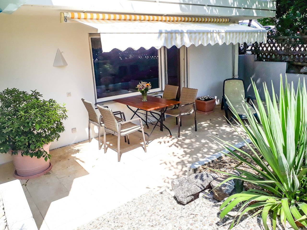 Ganze Ferienwohnung, Haus Behr seenah & ruhig - 3-Zimmer-Wohnung, Terrasse mit Gartenzugang, Ug in Gaienhofen, Untersee