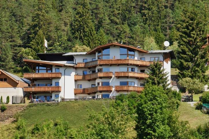 Ferienwohnung für 4 Personen, mit Balkon und Terrasse sowie Ausblick