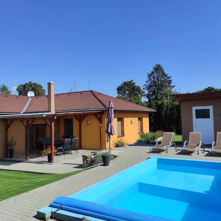 Ferienhaus für 10 Personen, mit Pool und Garten - 1