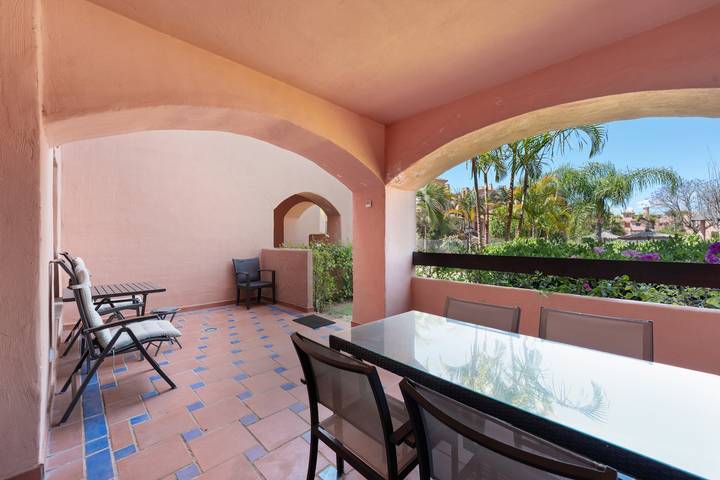 'Inner Paradise' Apartment with Shared Pool, Wi-Fi and Air Conditioning