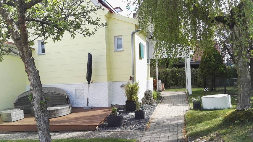 Hütte für 6 Personen, mit Balkon/Terrasse und Terrasse sowie Garten in Franken