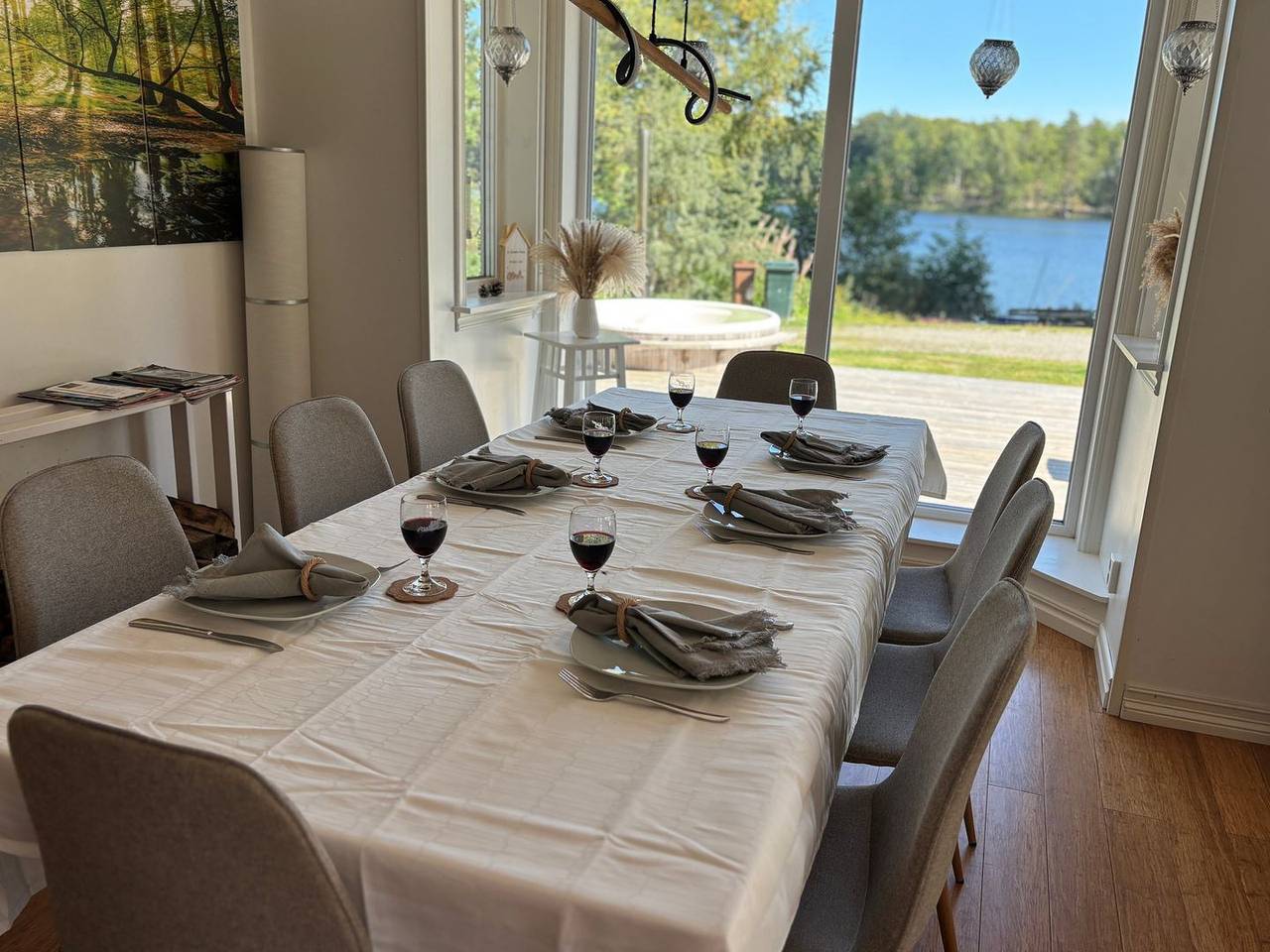 Villa Seeblick – Exklusives Ferienhaus am See Sidlången mit Hot Tub & Sauna in Emmaboda und Umgebung