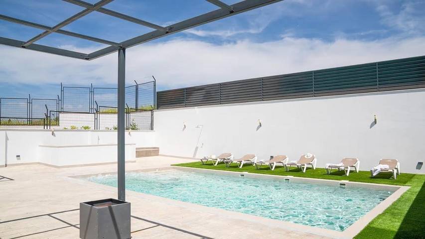 Casa rural para 8 personas, con Balcón y Terraza además de Jacuzzi y Piscina en Nívar - 2