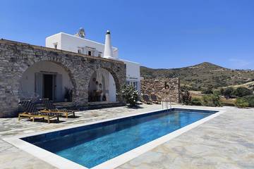 Villa pour 4 personnes, avec piscine dans Antiparos
