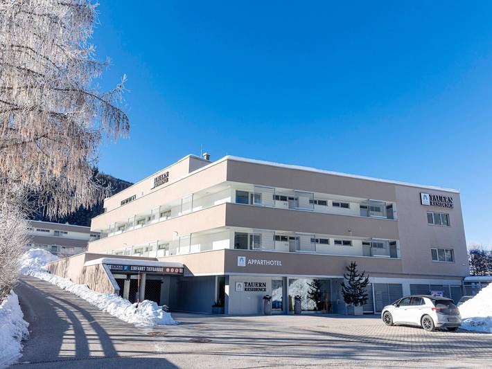 Ferienwohnung für 4 Personen, mit Balkon/Terrasse und Terrasse sowie Pool und Sauna