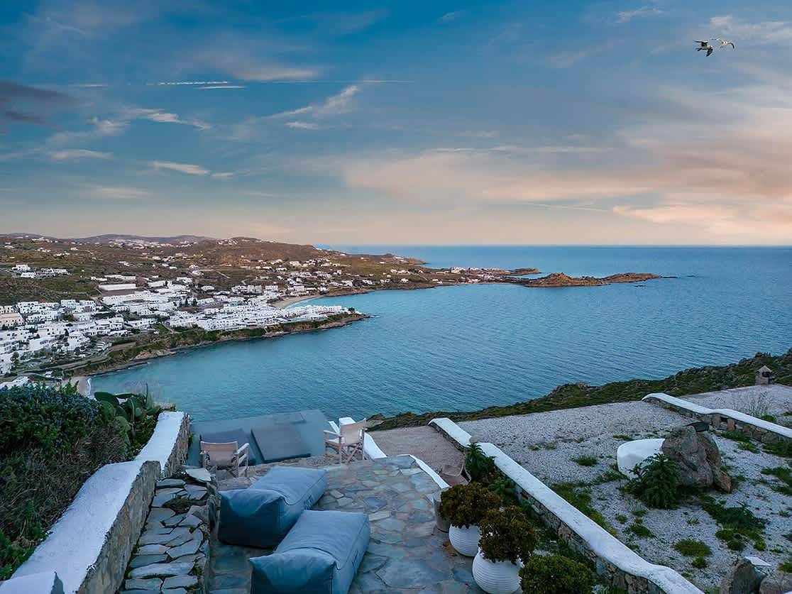 Mykonos Psarou Place, Seaview with Private Jacuzzi in Mykonos