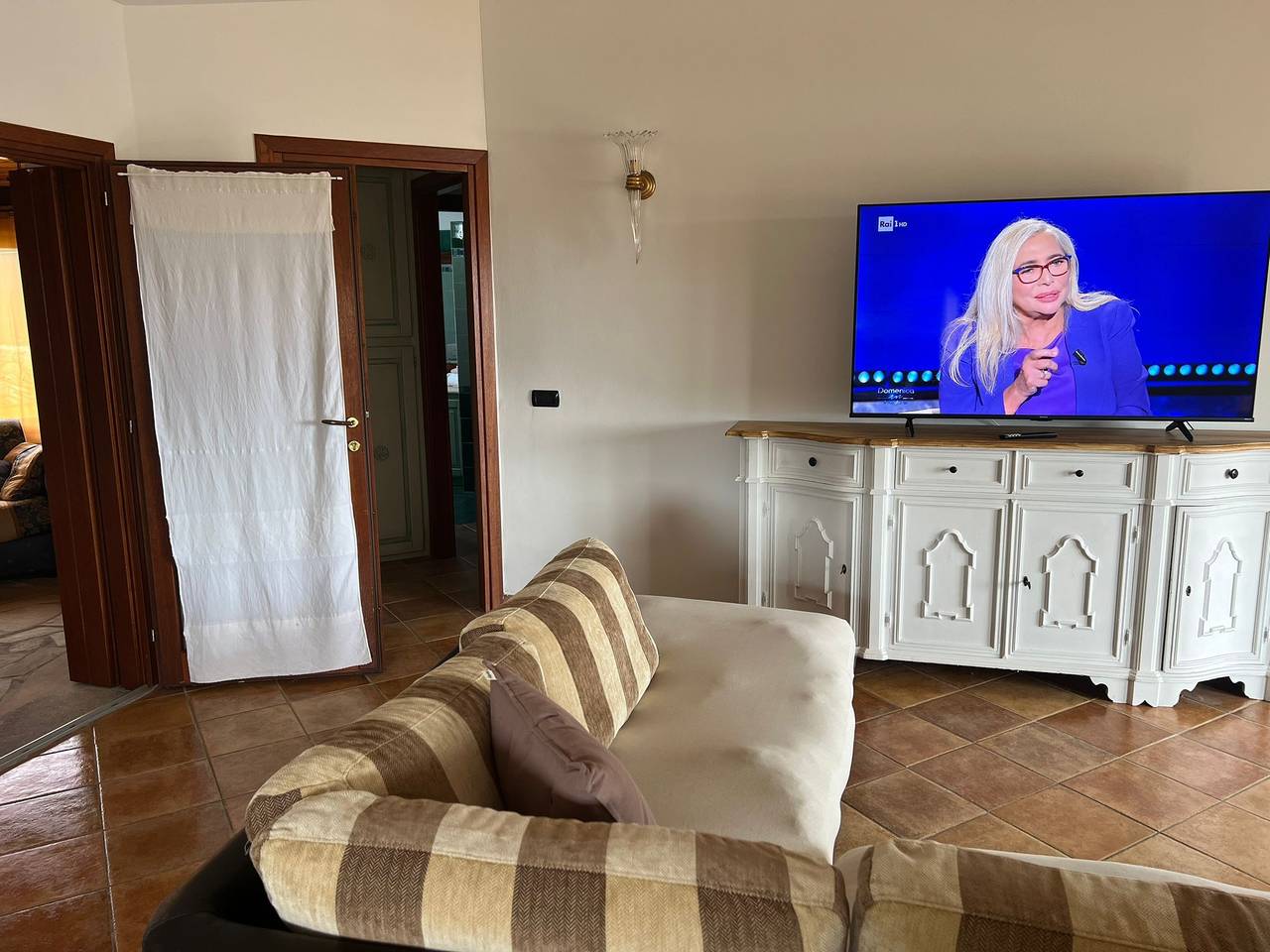 Villa 'Oriana' con terrazza privata, giardino privato e aria condizionata in Porto San Paolo, Loiri Porto San Paolo