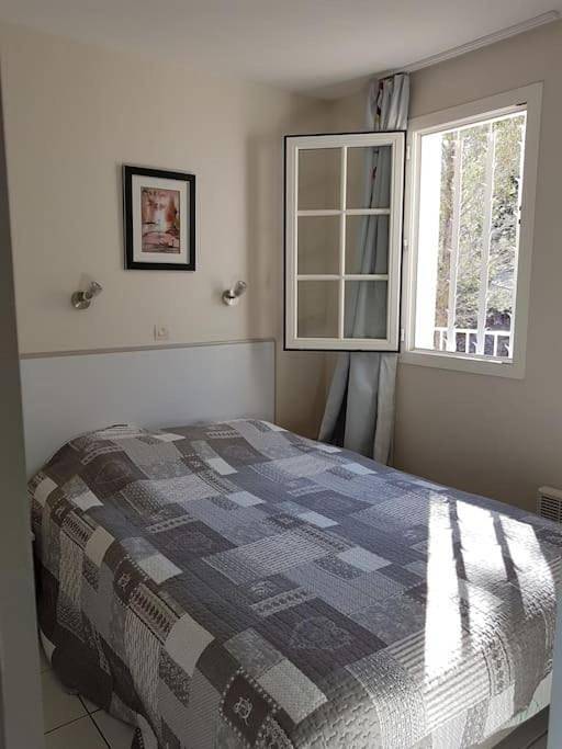 Geheel appartement, Two-Bedroom Apartment in Le Dramont, Saint-Raphaël