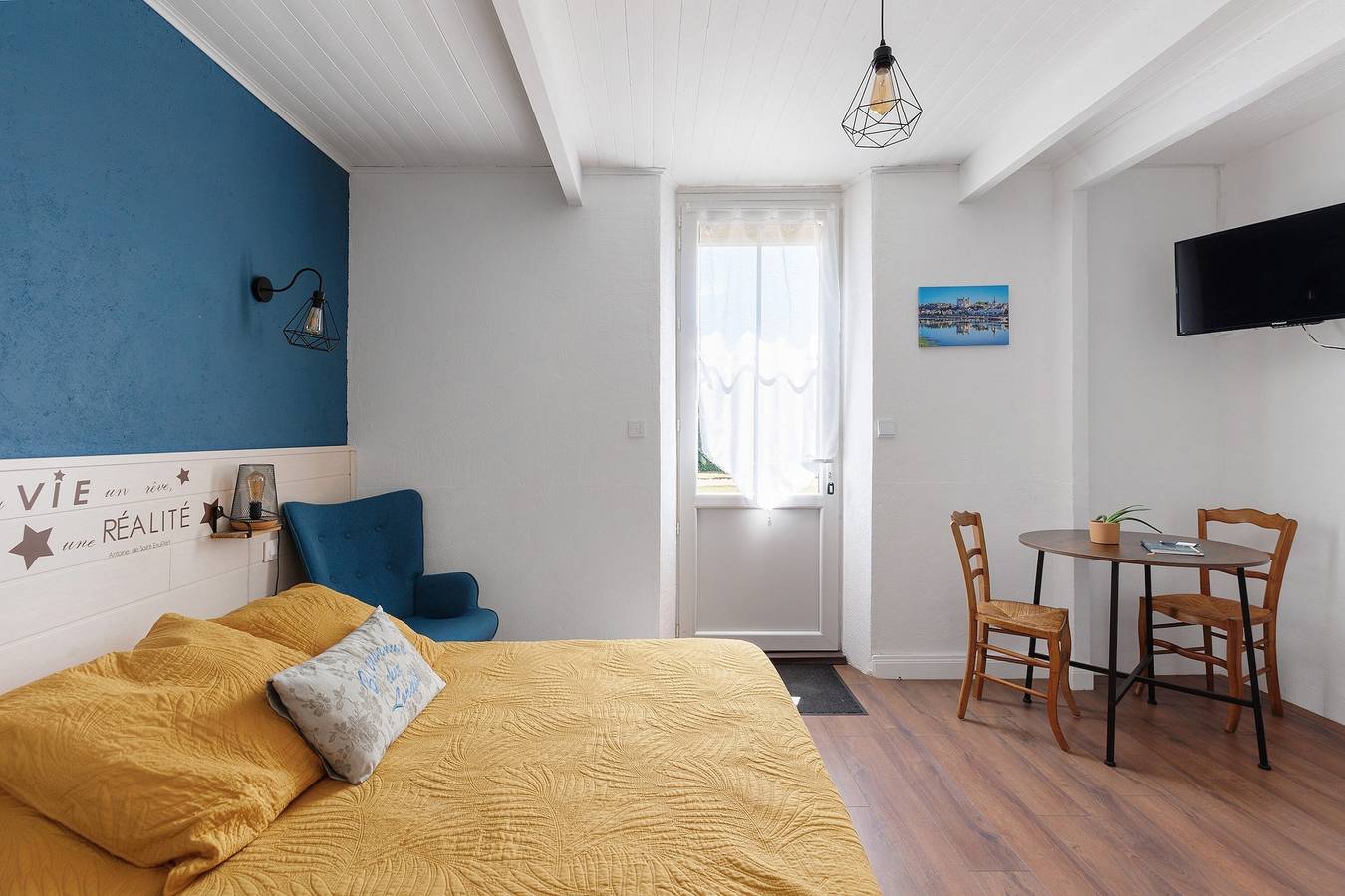 Lorali - chambre d'hôtes Loire in Loire-Authion, Région d'Angers