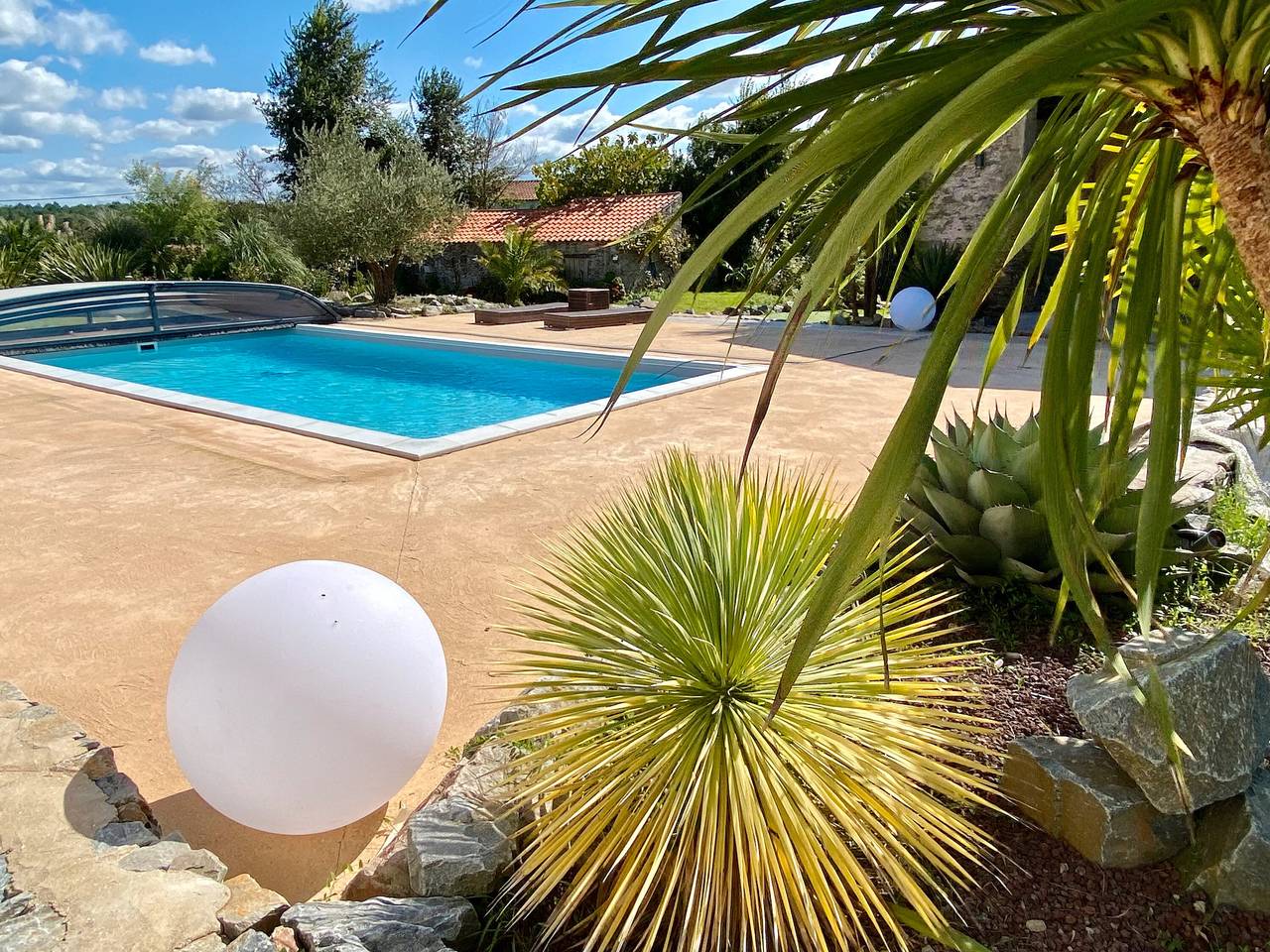 Gîte « La Cour de la Forêt » con piscina privada, terraza y Wi-Fi in Saint-Mars-de-Coutais, Nantes region