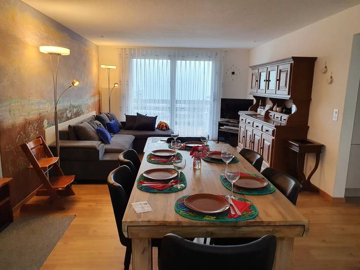 Ferienwohnung für 6 Personen, mit Balkon/Terrasse und Garten sowie Ausblick in Nidwalden