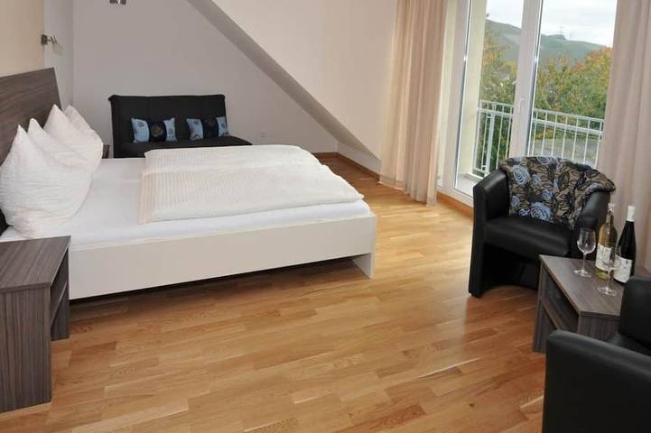 Ferienwohnung für 2 Personen in Longuich
