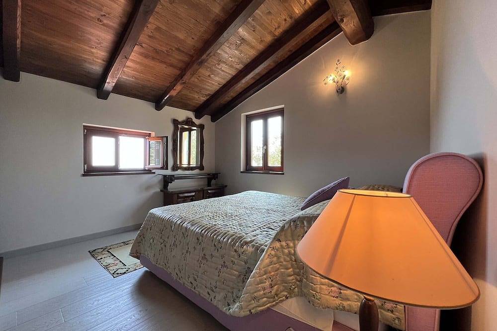 Villa Tellaro 8 pax, Waterfront holiday house with Pool, Wifi, Bbq, and Sea View in Tellaro, Comune di Lerici