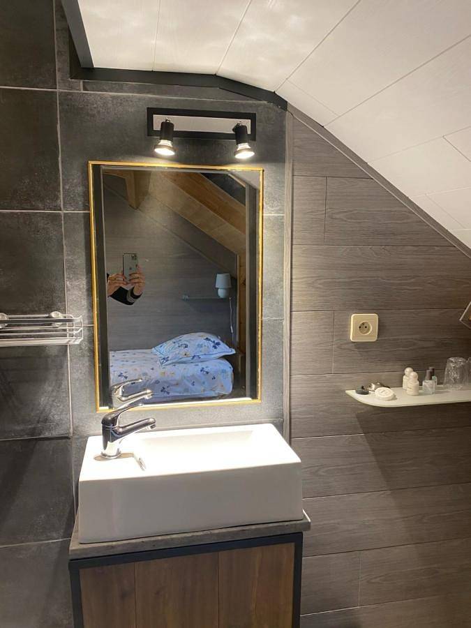 Location de vacances pour 3 personnes, avec vue et jardin dans Baillonville - 4