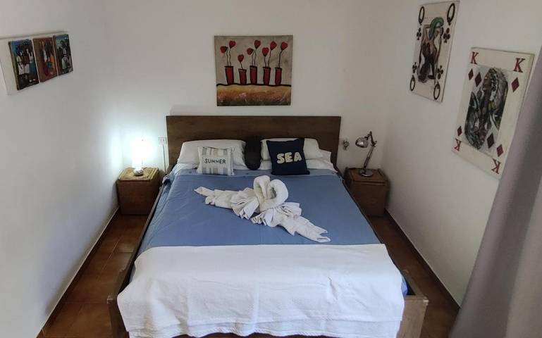 Chalet para 6 personas, con vistas además de jardín y piscina, Se admiten mascotas en Cataluña - 3