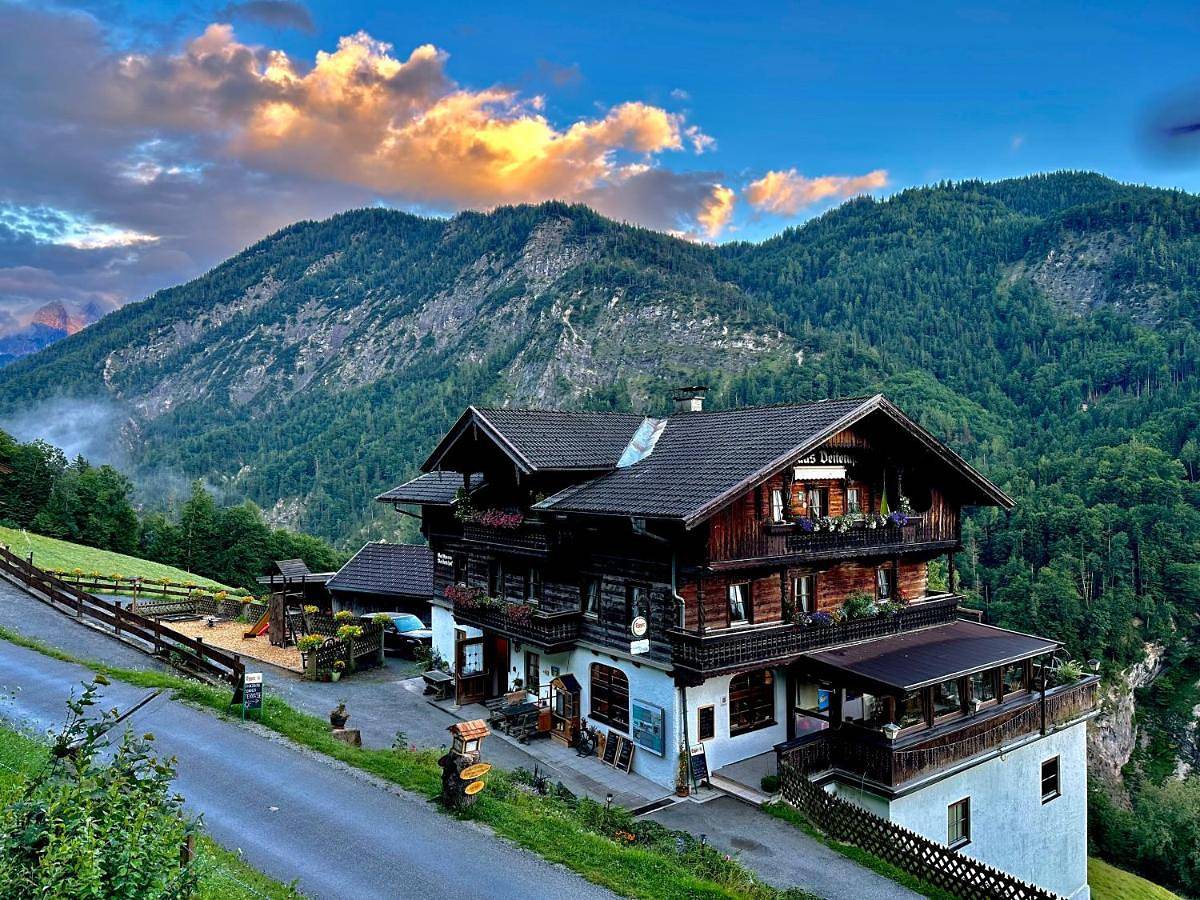 Veitenhof Alm im autofreien Kaisertal in Ebbs, Kaisergebirge